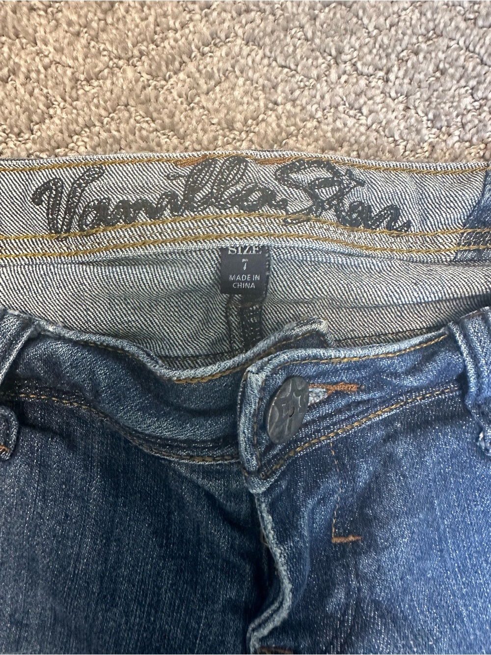Vanilla Star Women's Blue Dark Wash Denim Cuffed Shorts Size 7 5-Pocket Button - Picture 2 of 4